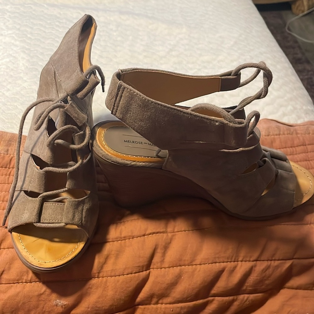 Women’s shoes
